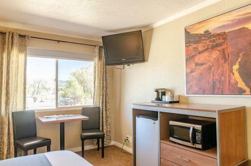 Mountain Ridge Motel