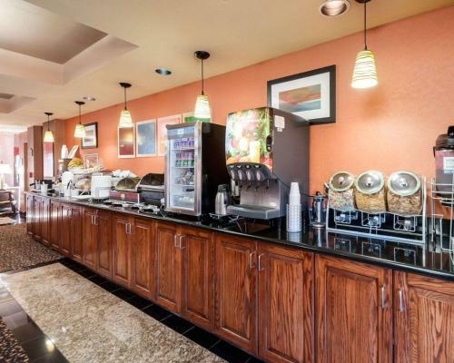Hotel Comfort Suites Dulles Airport
