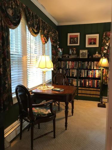 Bed & Breakfast A Williamsburg White House Inn