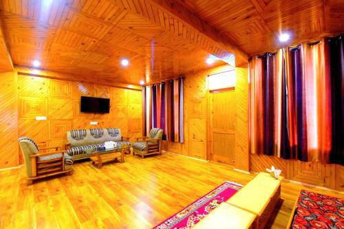Hotel Pause At Manali