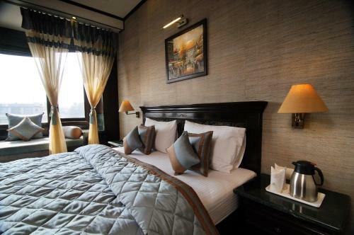 Hotel Diplomat Residency