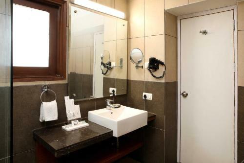 Hotel Ahuja Residency Sunder Nagar