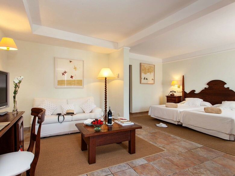 Hotel Cala Sant Vicen�