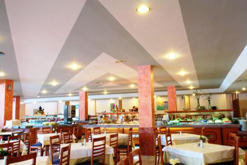 Hotel Club Cala Romani