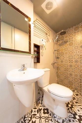 Hostal Happy Moon Guest House