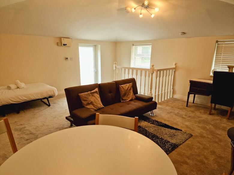 Wentworth House Hotel