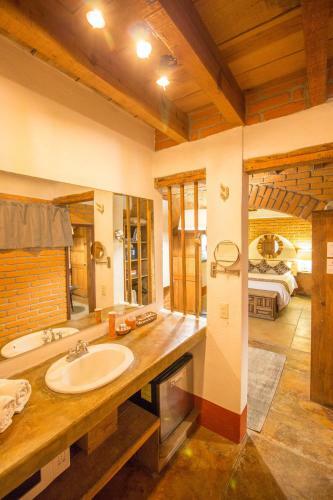 Hotel Mes�n de Leyendas Downtown & Garden