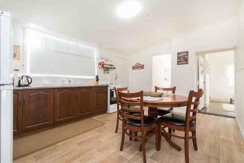 Villa Stoneleigh Cottage Bed And Breakfast