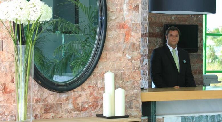 Hotel Holiday World Resort