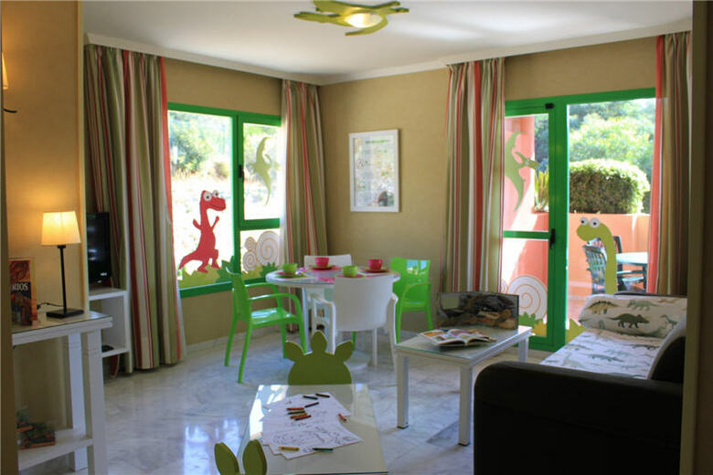 Hotel Holiday World Resort