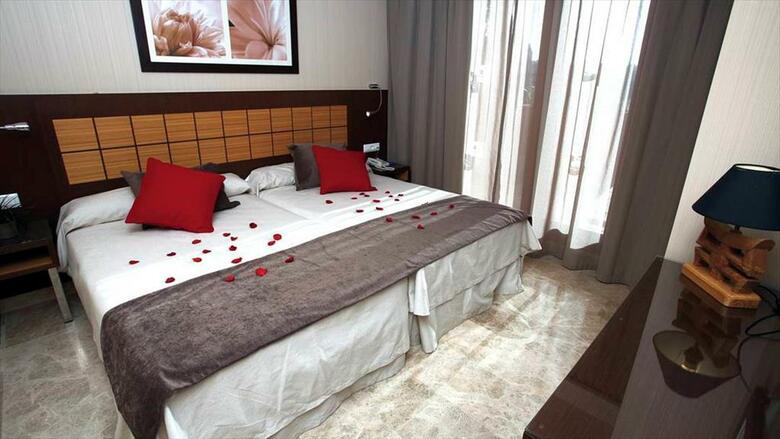 Hotel Holiday World Resort