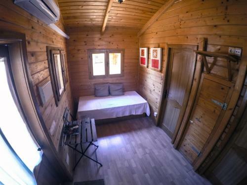 Centro de Ocio Al�a Bungalows Camping Rafting Benamej�