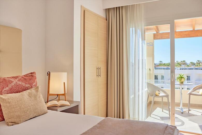 Aparthotel Zafiro Bahia