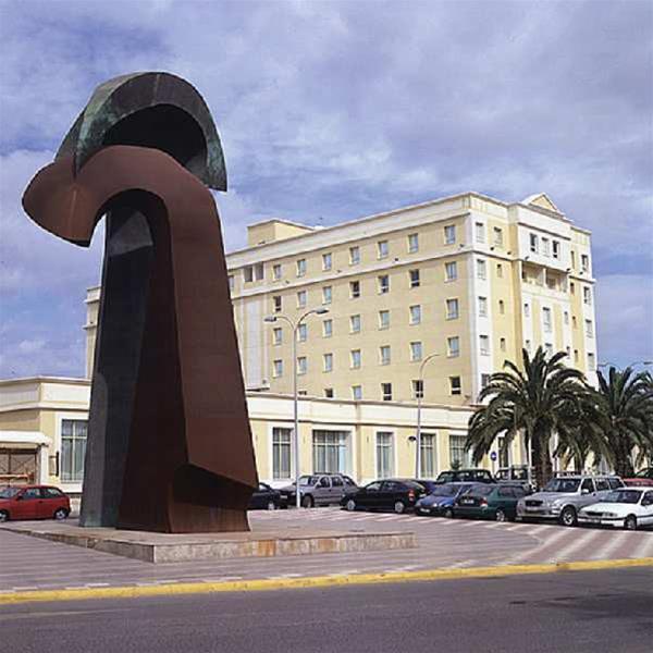 argumento submarino Stevenson TRYP Melilla Puerto Hotel, Melilla - Atrapalo.com