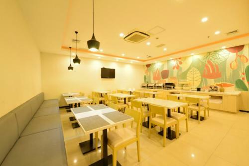 Hotel Hanting Express Changchun Yiqi West Station