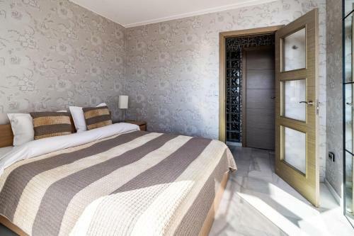 Rg - Elegant 2 Bedroom Apartment In Puerto B