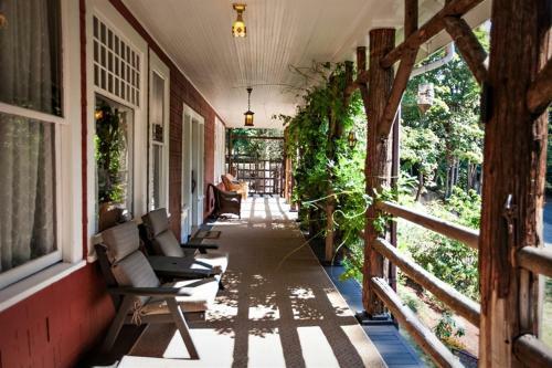 The Gatewood Bed And Breakfast