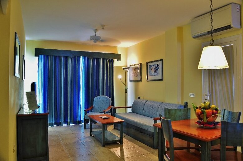 Apartamentos Granada Park