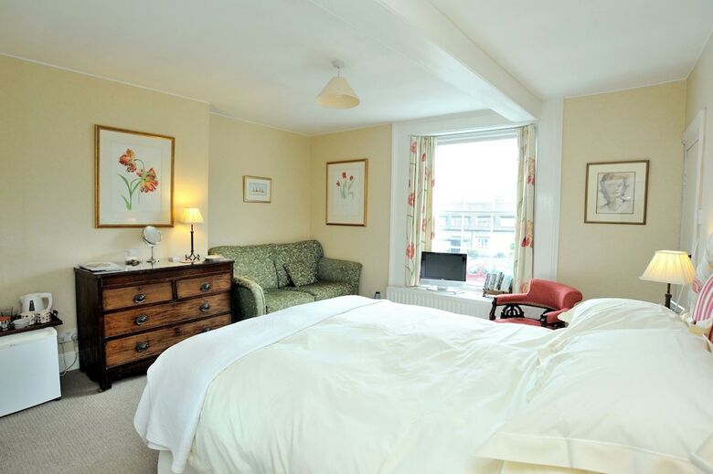 B&B Castleton House