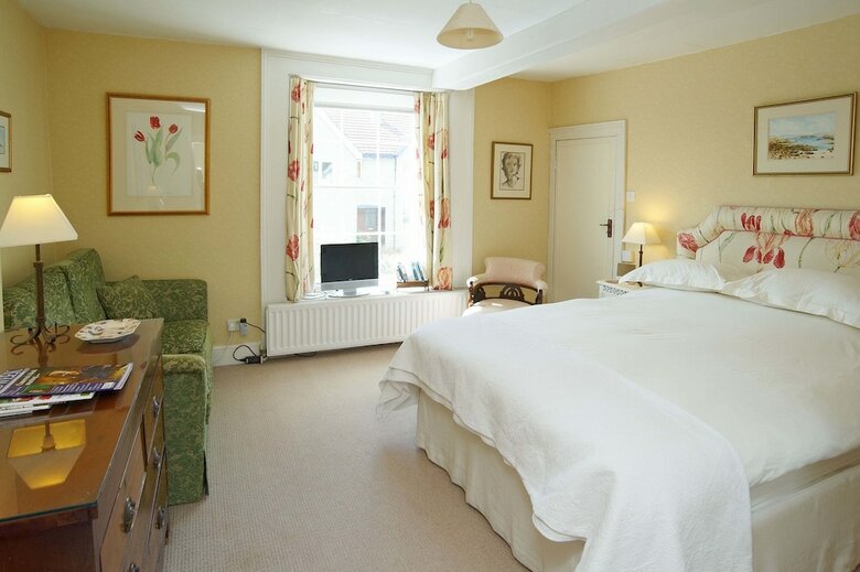 B&B Castleton House