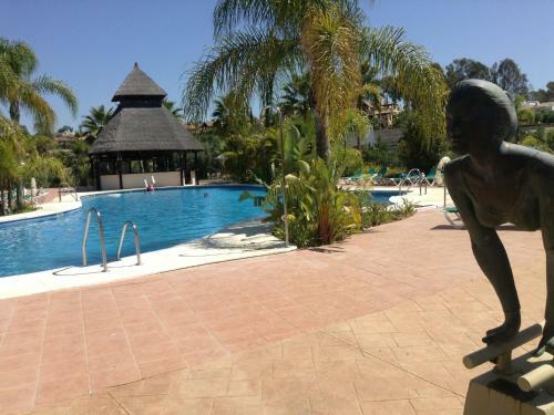 Cozy Apartment In Marbella With Swimming Pool