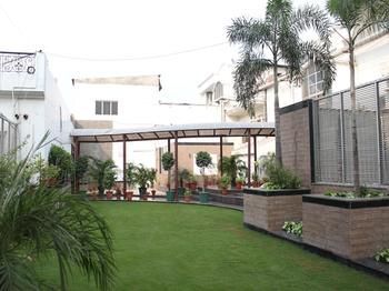 Hotel Oyo Rooms Garh Road Meerut