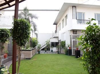 Hotel Oyo Rooms Garh Road Meerut