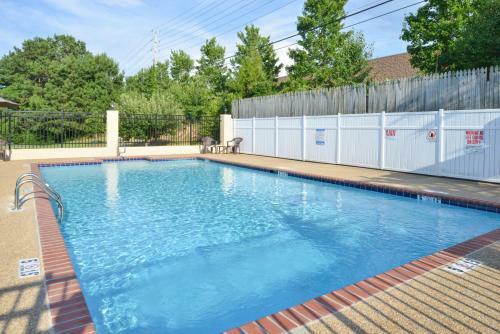 Hotel Americas Best Value Inn - Tupelo / Barnes Crossing