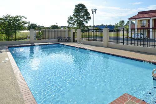 Hotel Americas Best Value Inn - Tupelo / Barnes Crossing