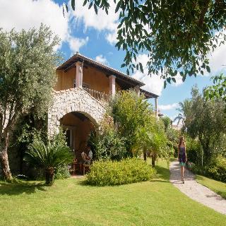 Hotel Cruccuris Resort