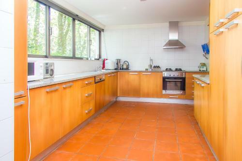 Liiiving In Caminha | Oak Tree Chill House