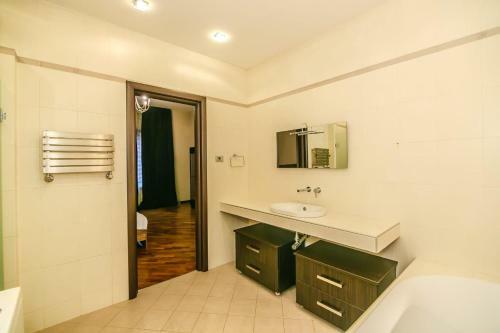 Apartamento Teatr Rashida Beibytova 2