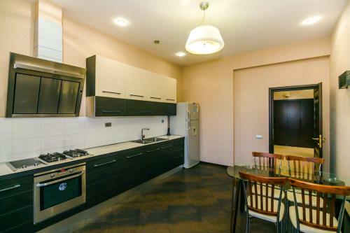 Apartamento Teatr Rashida Beibytova 2