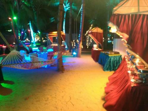 Hotel Regant Lake Village