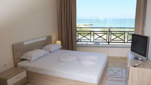 Golden Sea View Apartments