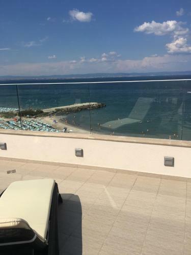 Golden Sea View Apartments