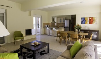 Athoniki Villas