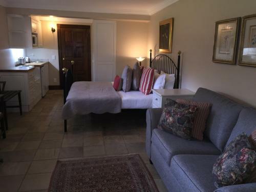 Bed & Breakfast River Lodge