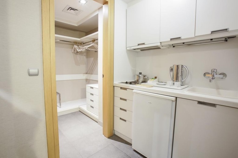 Hotel Housez Suites