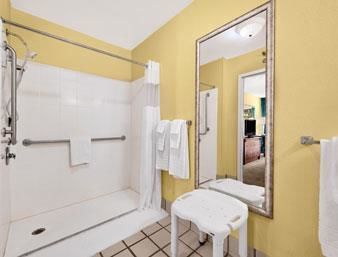 Hotel Baymont Inn And Suites Gainesville