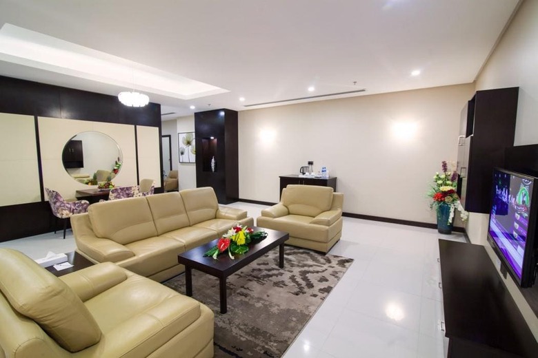 Atiram Premier Hotel