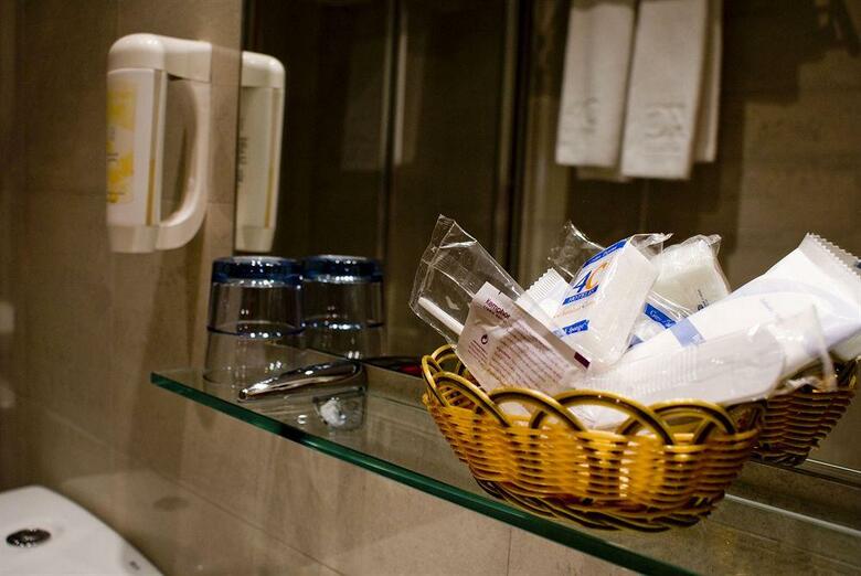 Hotel 4c Puerta Europa