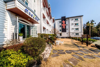 Hotel Jungmun Jejuhue Pension