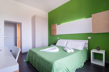 Hostal Oasis Park Hotel