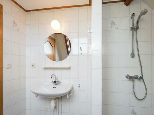 Spacious Apartment In Oosterend Terschelling Amidst Meadows
