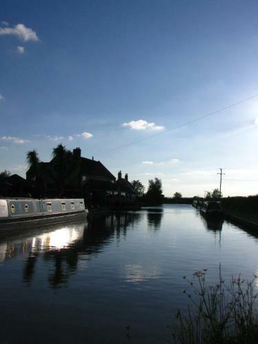 Rew Farm Country & Equestrian Accommodation