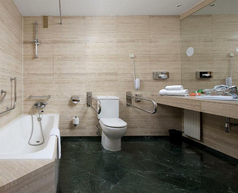 Leonardo Hotel Madrid City Center