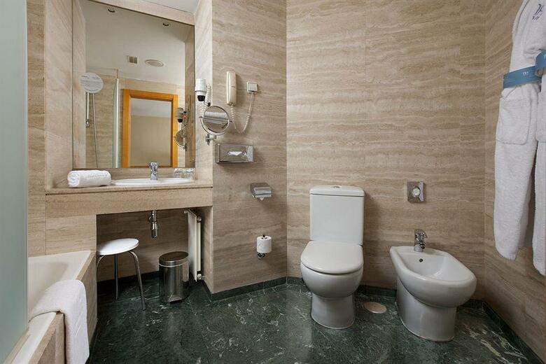 Leonardo Hotel Madrid City Center