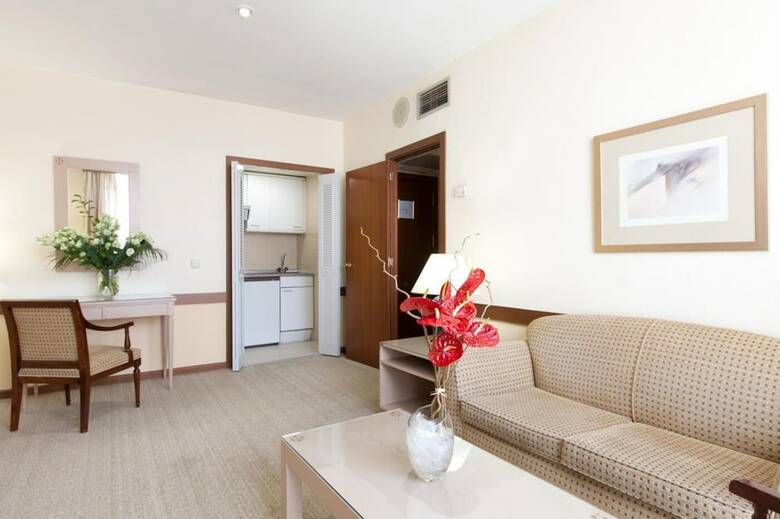 Aparthotel Espahotel Plaza Basilica