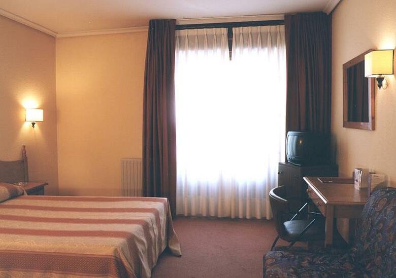 Hotel Arcea Los Lagos